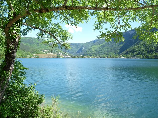 Lac de Nantua_Nantua - Jérôme Pruniaux - Agence ARGO - HautBugeyTourisme