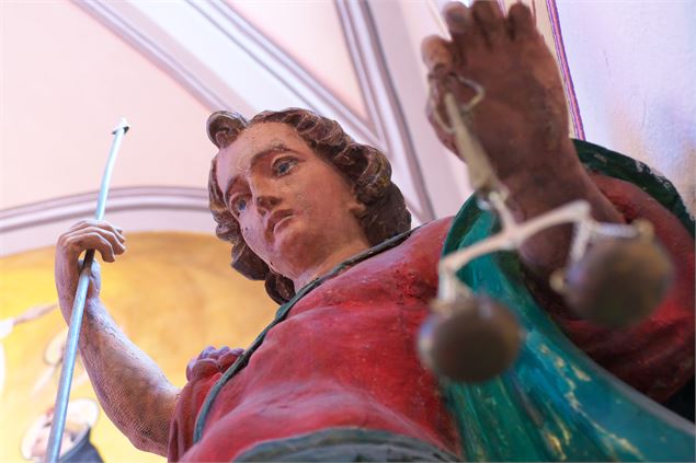 Statue de S michel- église Albiez-Montrond - Vincent Jacques- Drône de regard