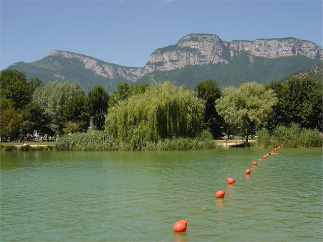 Plan d'eau de Challes-les-Eaux - Office de Tourisme de Challes-les-Eaux / C.Rivolly