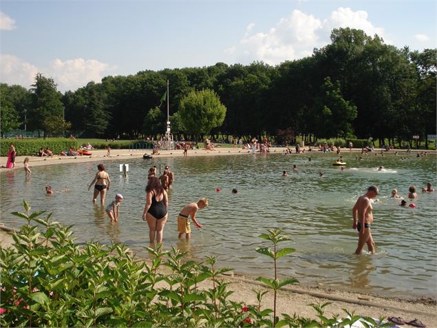 Plan d'eau de Challes-les-Eaux - Office de Tourisme de Challes-les-Eaux / C.Rivolly