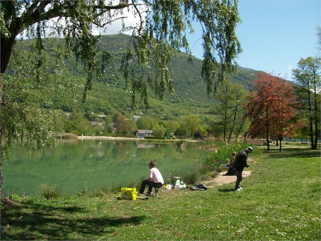 Plan d'eau de Challes-les-Eaux - Office de Tourisme de Challes-les-Eaux / C.Rivolly