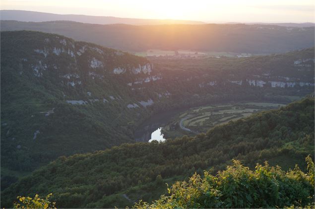 Vue Coucher de soleil - TourismeHautBugey©2014_MarcChatelain