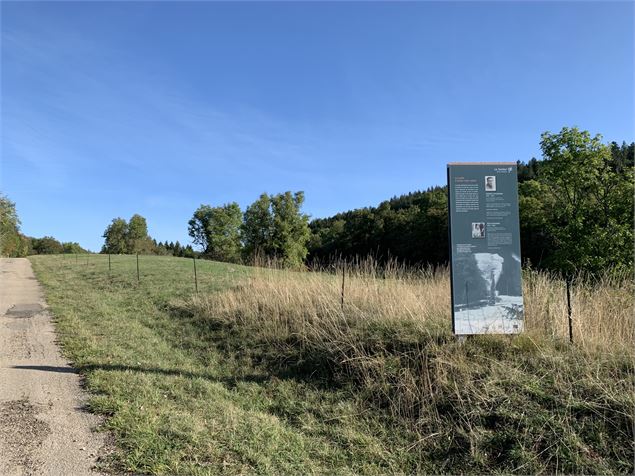 Panneau indicatif de l'histoire d'Evosges - Maxime Michel