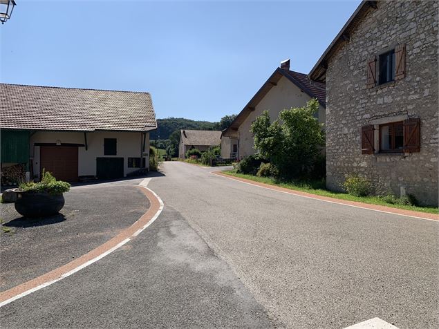 Route goudronnée - Maxime Michel