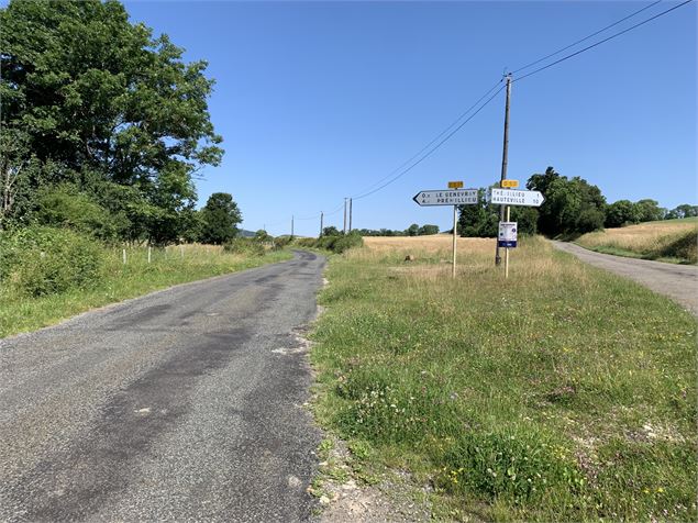 Route goudronnée - Maxime Michel
