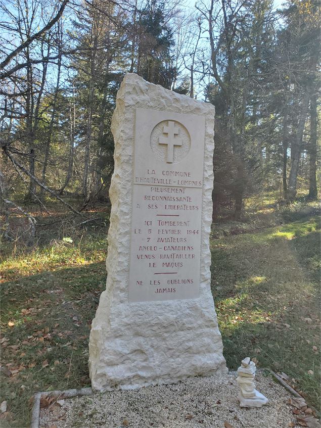 Monument de la raf borne des 3 cantons - C.Kaderabek