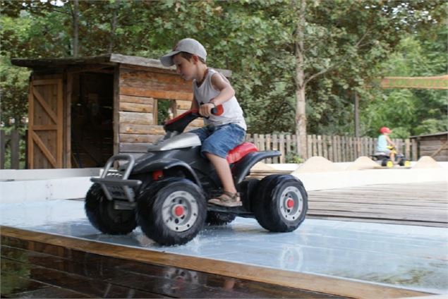 Circuit de motos électriques Les Loupiots - JC Rey