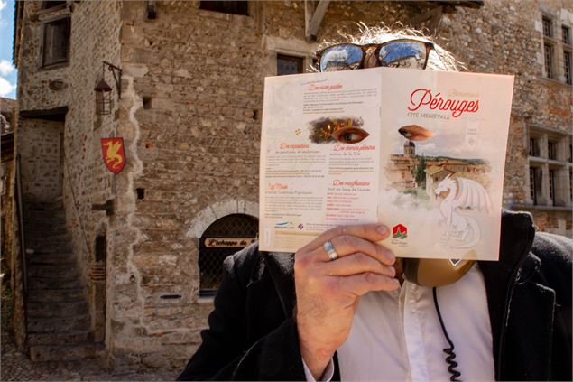 l'espion qui avait volé la recette de la galette de Pérouges - Marilou Perino