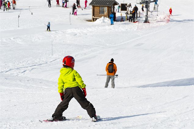 Ski alpin aux Plans d'Hotonnes_Haut Valromey - Laurent Madelon - CC Bugey Sud