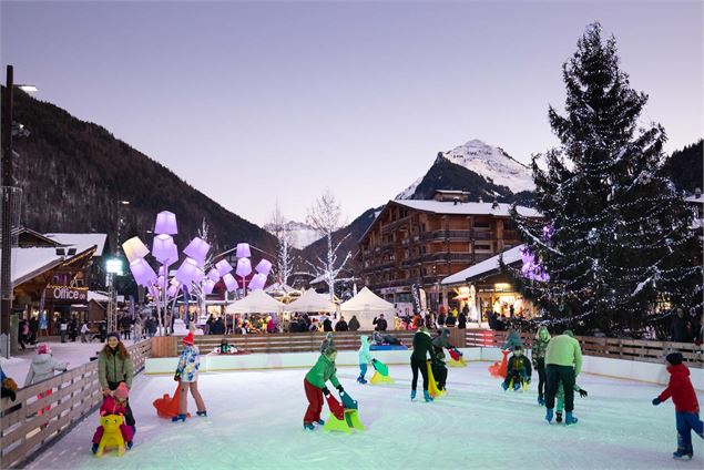 Patinoire en plein air_Morzine - Oliver Godbold