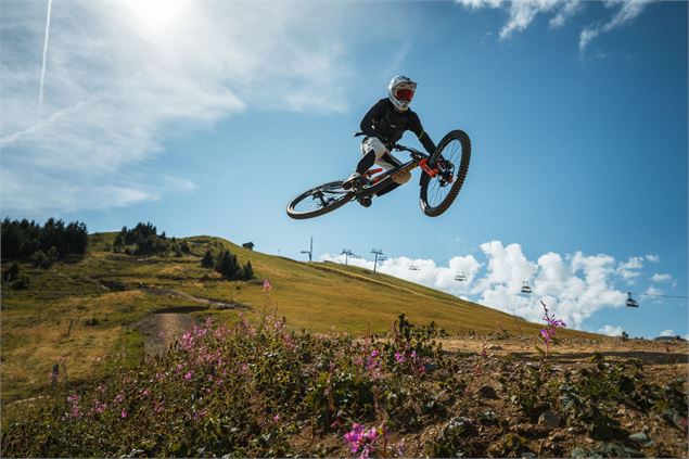 Piste DH n°3 - rouge - Crosets - Litescape media