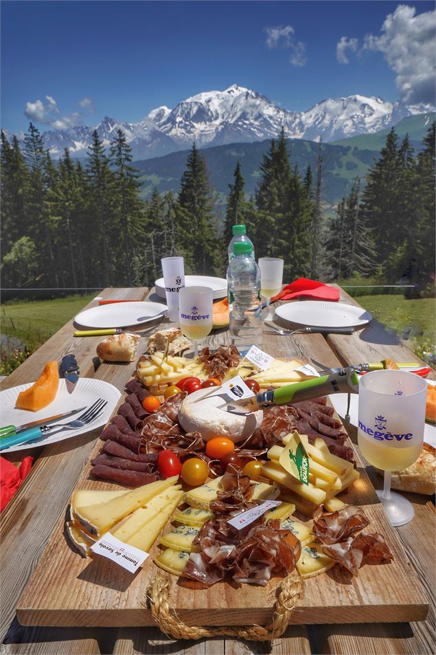 Pique nique à côté de la plancha - Megève_forever pour SEM les portes du Mont Blanc