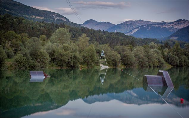 Spot - ©Jean-Marc Favre-WOOlooMOOloo