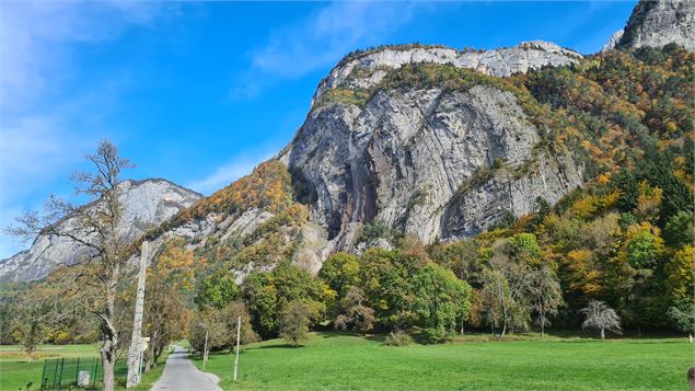 le retour par la petite route d'Oëx - Wendy Coulon