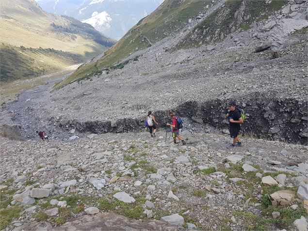 descente dans les rochers - Amandine Porret