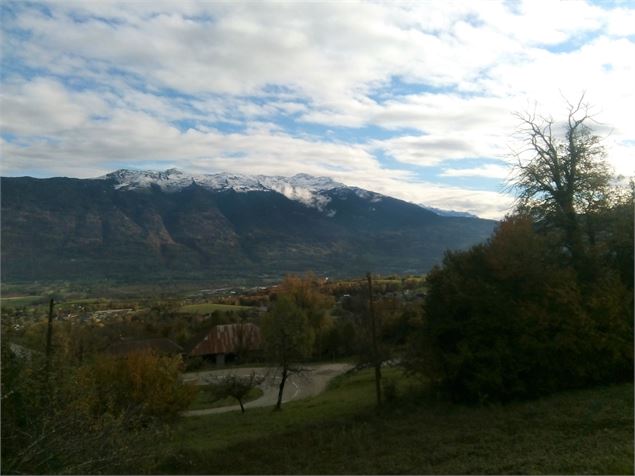 Vue sur le grand arc pendant l'ascension - Agate