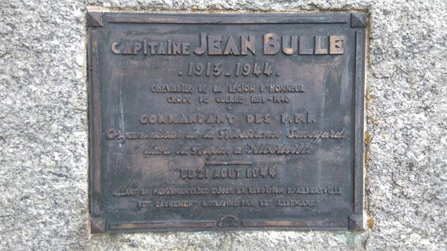 Monument commémorant le parachutage de 1944