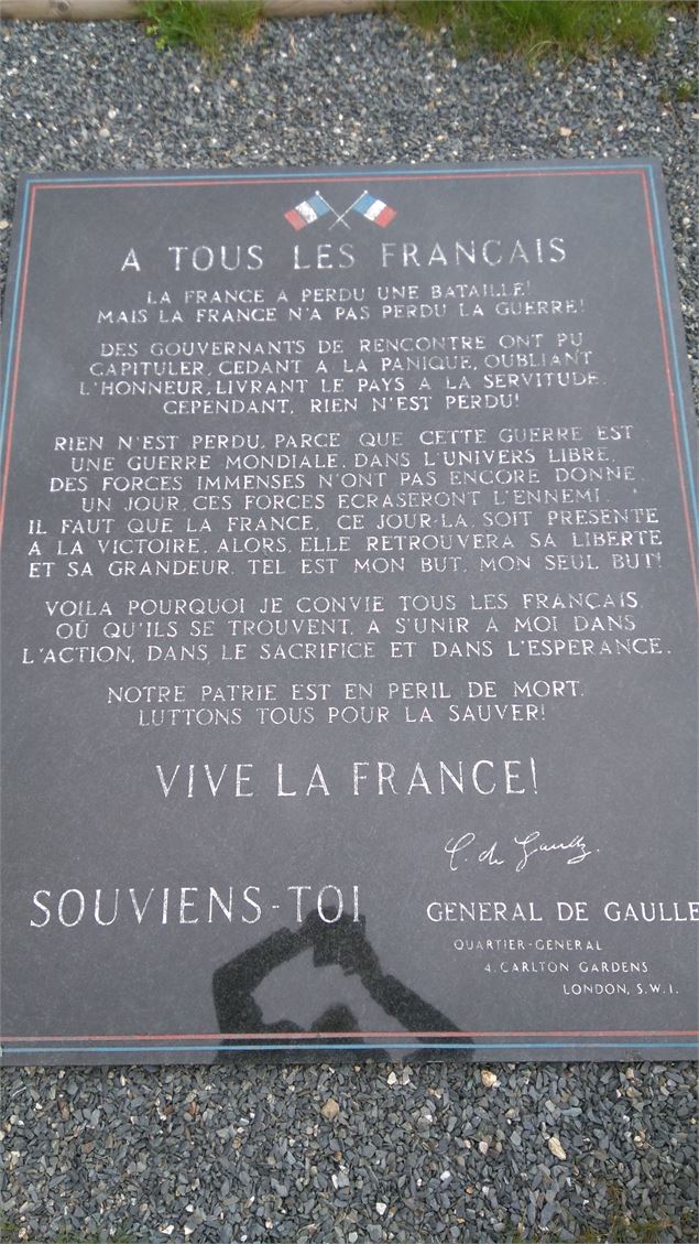 Monument commémorant le parachutage de 1944