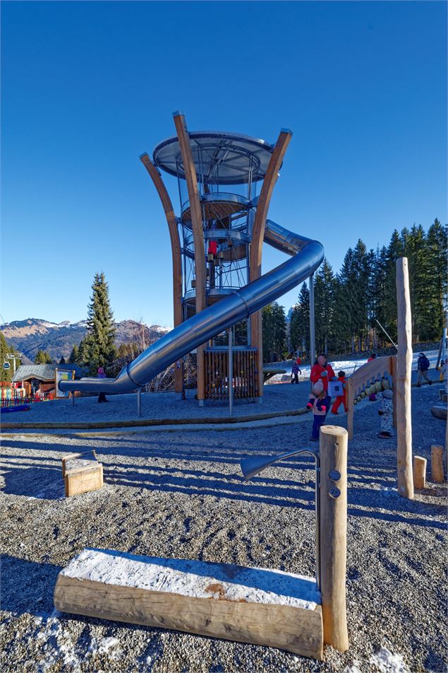 Aire de Jeux Alpages & forêts à Morillon 1100 - Mairie de Morillon/Cyril Noel