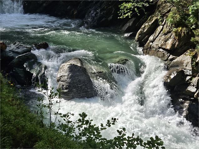 cascade de la grotte - ©Laurent Viard