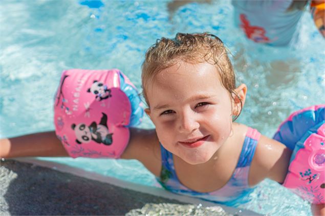 Piscine extérieure chauffée - Tiphaine Buccino