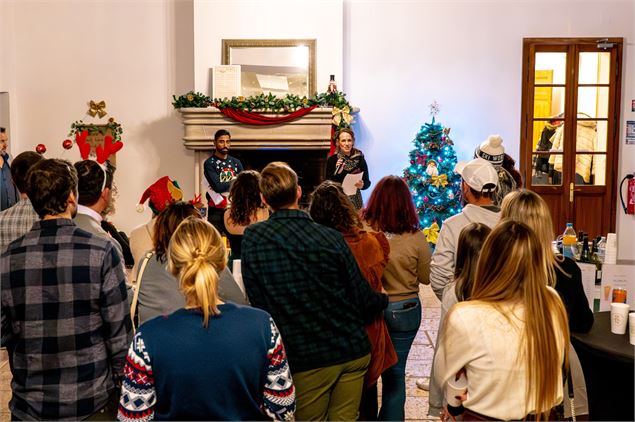 Discours dans le grand salon - Crédit photo Château de Fortis