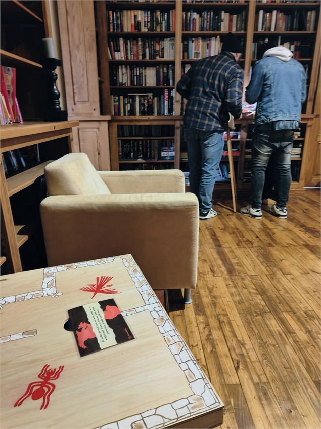 Jeu de piste dans la bibliothèque - Crédit photo Château de Fortis