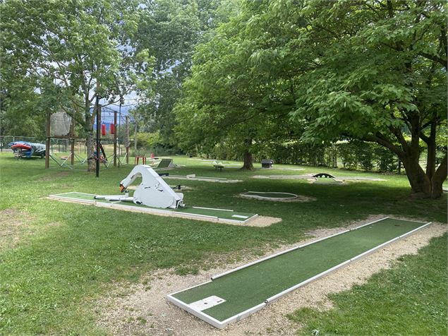 2 pistes de minigolf - Minigolf