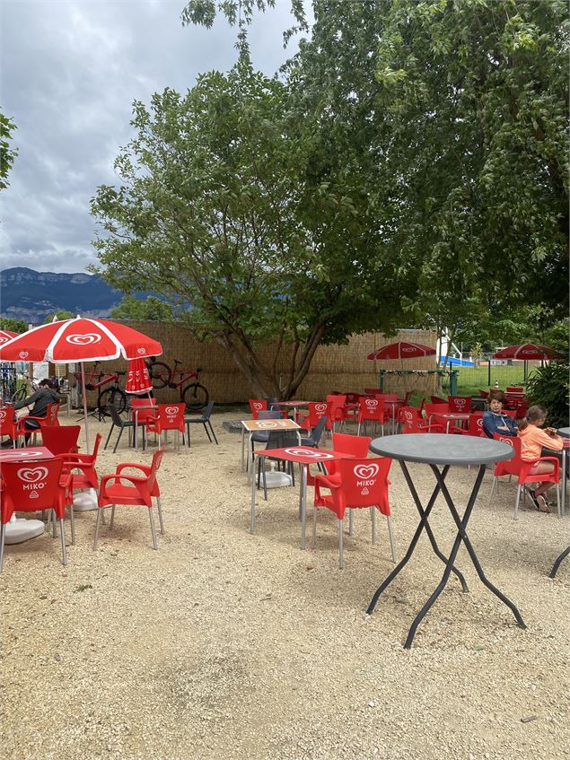 Terrasse du minigolf proche plage municipale du Bourget - Minigolf