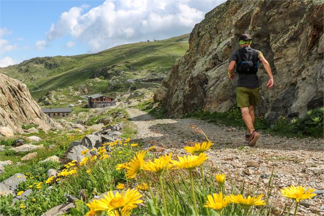 Trail à proximité du Refuge de l'Etendard - © OT Saint Sorlin d'Arves - V Bellot-Mauroz
