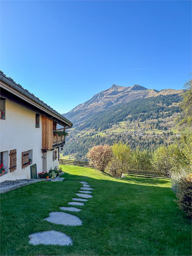 Les chalets de Miage au départ du Champel