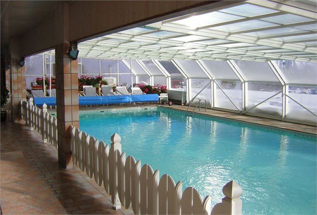 piscine de l'Hôtel Les Soldanelles en hiver - MY GROOM SERVICE