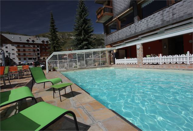 Piscine de l'Hôtel Les Soldanelles été - MY GROOM SERVICE