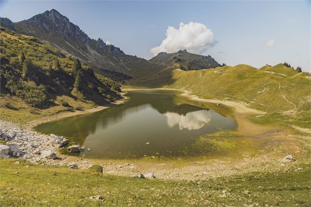 Randonnée au Lac de Lessy Le Grand-Bornand - T.Vattard - Le Grand-Bornand tourisme