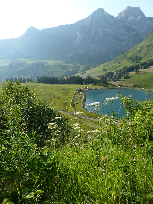 Le lac de la cour - D.Machet - Aravis