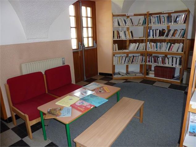 Bibliothèque Ste Marie de Cuines int - Mairie de Ste Marie de Cuines