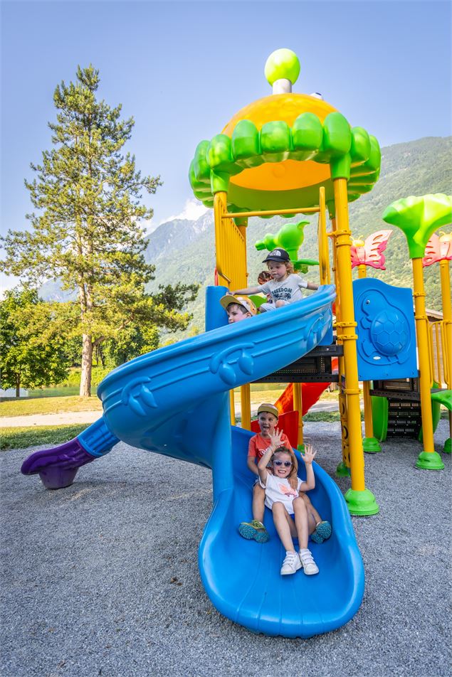 Base de Loisirs du Lac Bleu_Saint-Rémy-de-Maurienne - OTI Terres de Maurienne