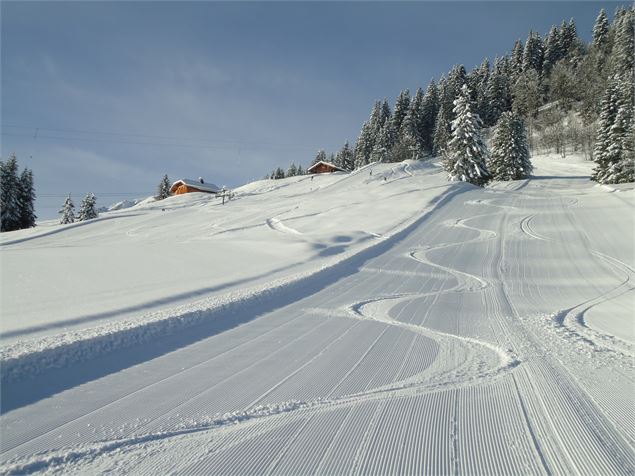 Première trace - ski à Cordon - © Xavier et Caroline