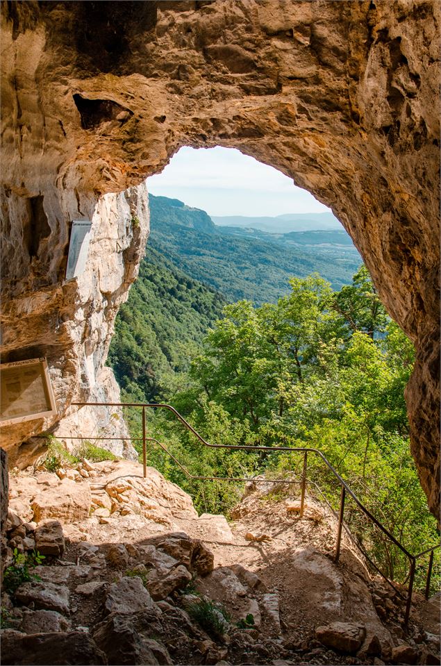 La grotte d'Orjobet_Archamps - Brice Souvansanouk