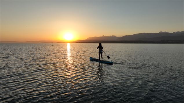 Paddle lever de soleil Excenevex - Destination Léman - C.Vuillequez