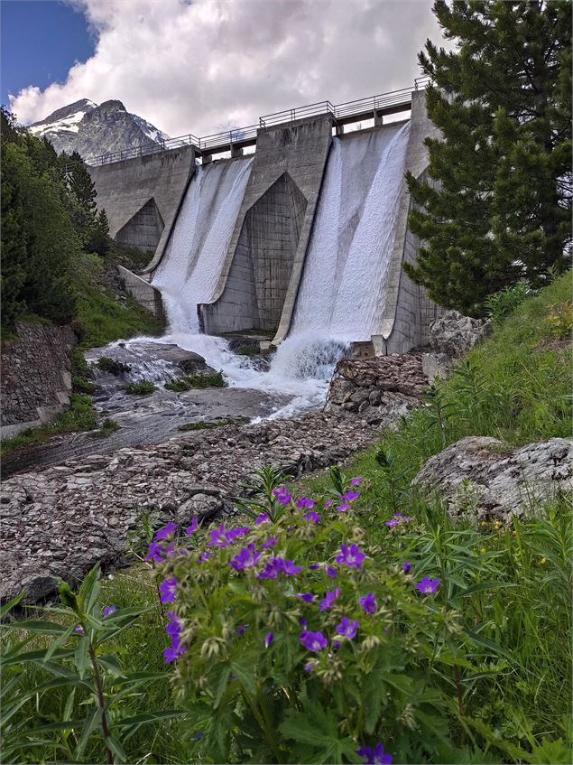 Sous le barrage - MO. JL Rigaux - OT AUSSOIS