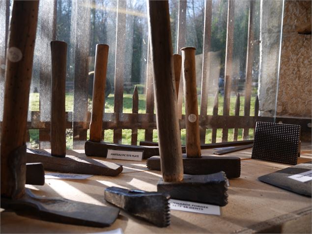Musée des outils de la pierre - Caveau Bugiste