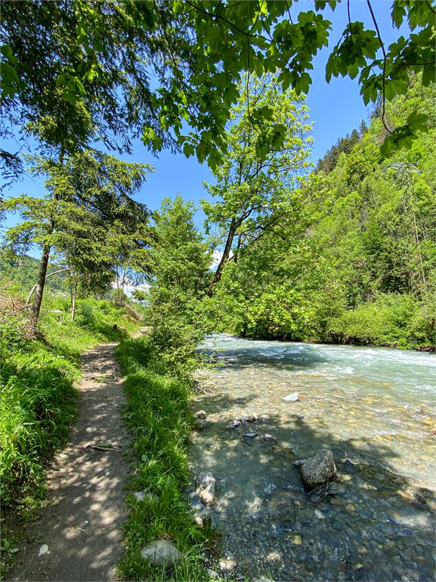 Le sentier du Val Montjoie, de Saint-Gervais aux Contamines