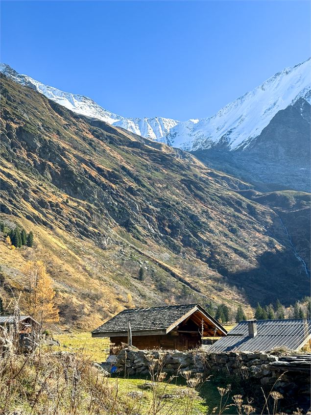 Les chalets de Miage au départ du Champel
