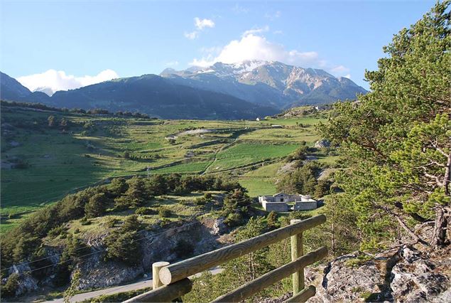 Forts de l'Esseillon à Aussois, cimetière sarde en été - Patrick Lesieur - OT AUSSOIS