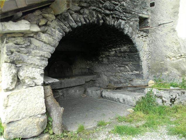 Four Izieu - Office de Tourisme Bugey du Rhône aux montagnes