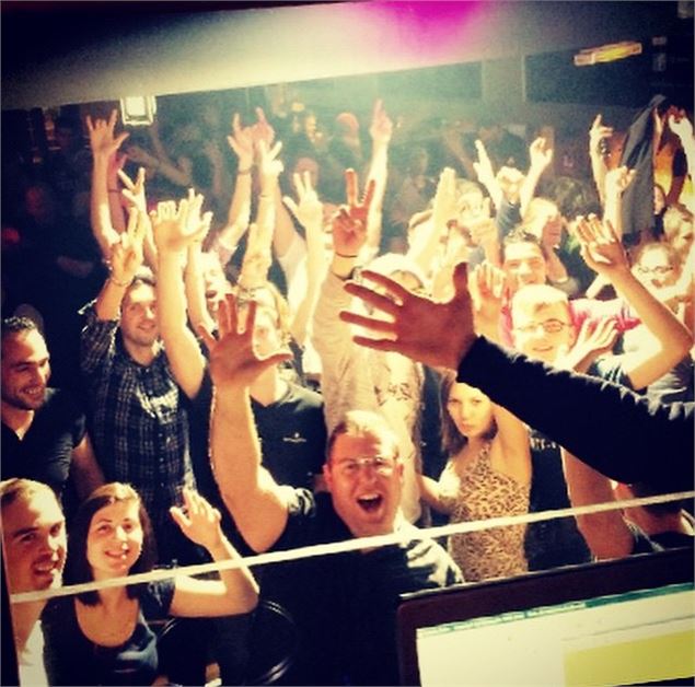 El Latino Loco bar de nuit