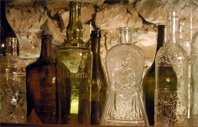 Musée des traditions vigneronnes - Caveau Bugiste