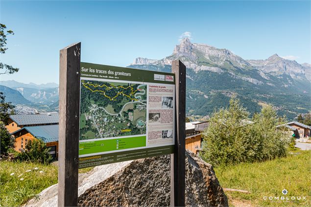panneau explicatif au départ de l'itinéraire - OT Combloux PaulBesson