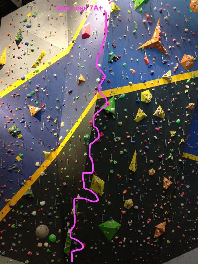 Mur d'escalade - Halle Olympique - © MathieuP - CAF Albertville